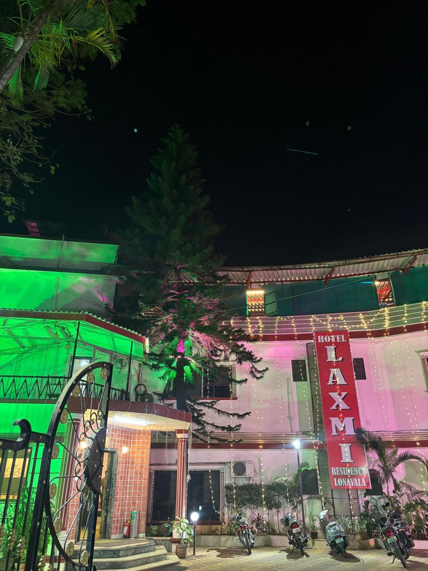 Hotel Laxmi Residency Lonavala Kültér fotó
