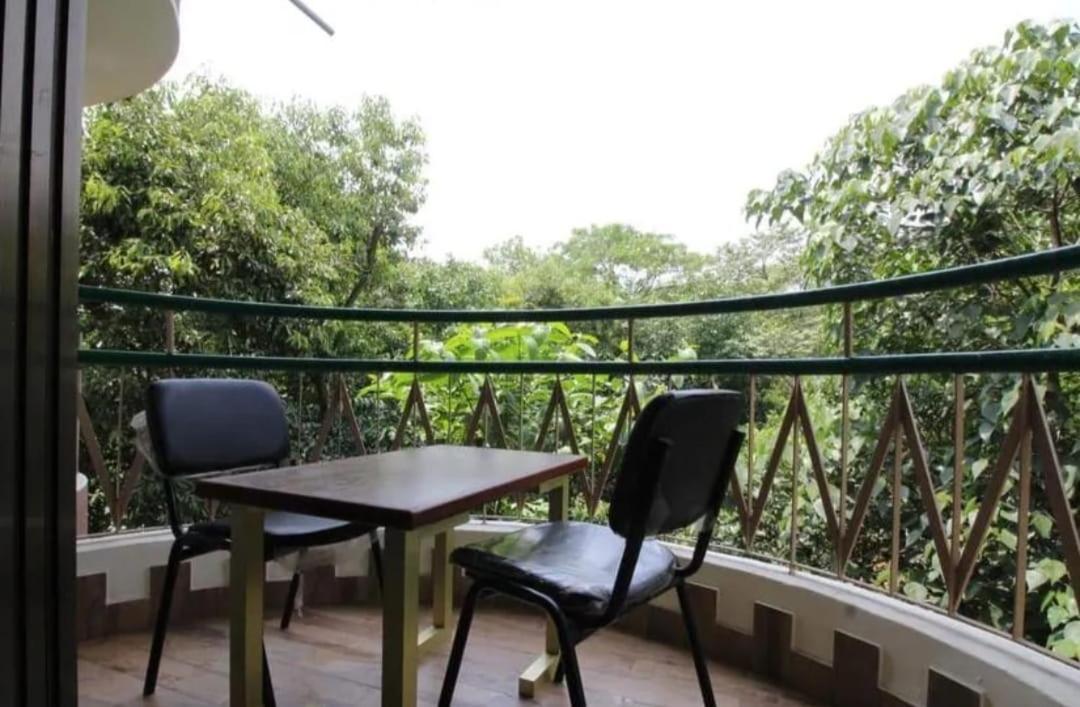 Hotel Laxmi Residency Lonavala Kültér fotó