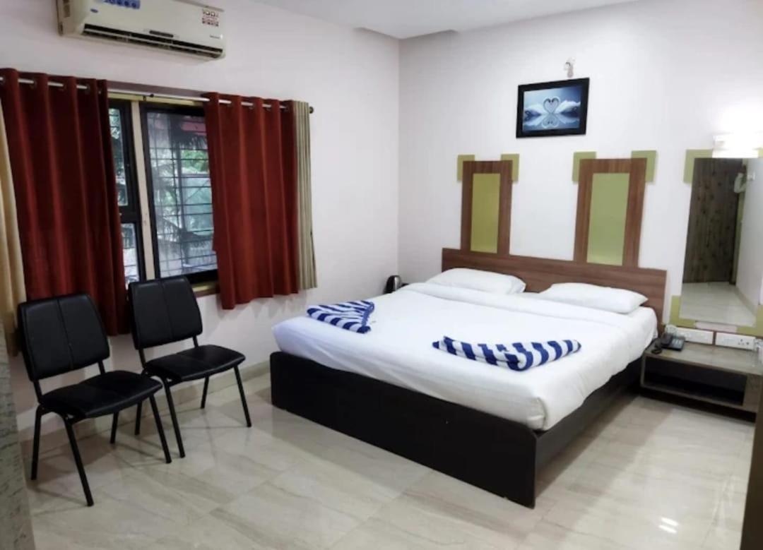 Hotel Laxmi Residency Lonavala Kültér fotó
