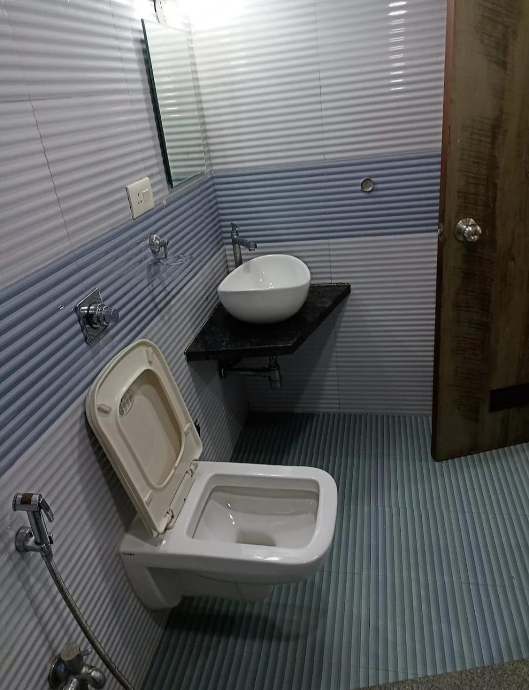Hotel Laxmi Residency Lonavala Kültér fotó