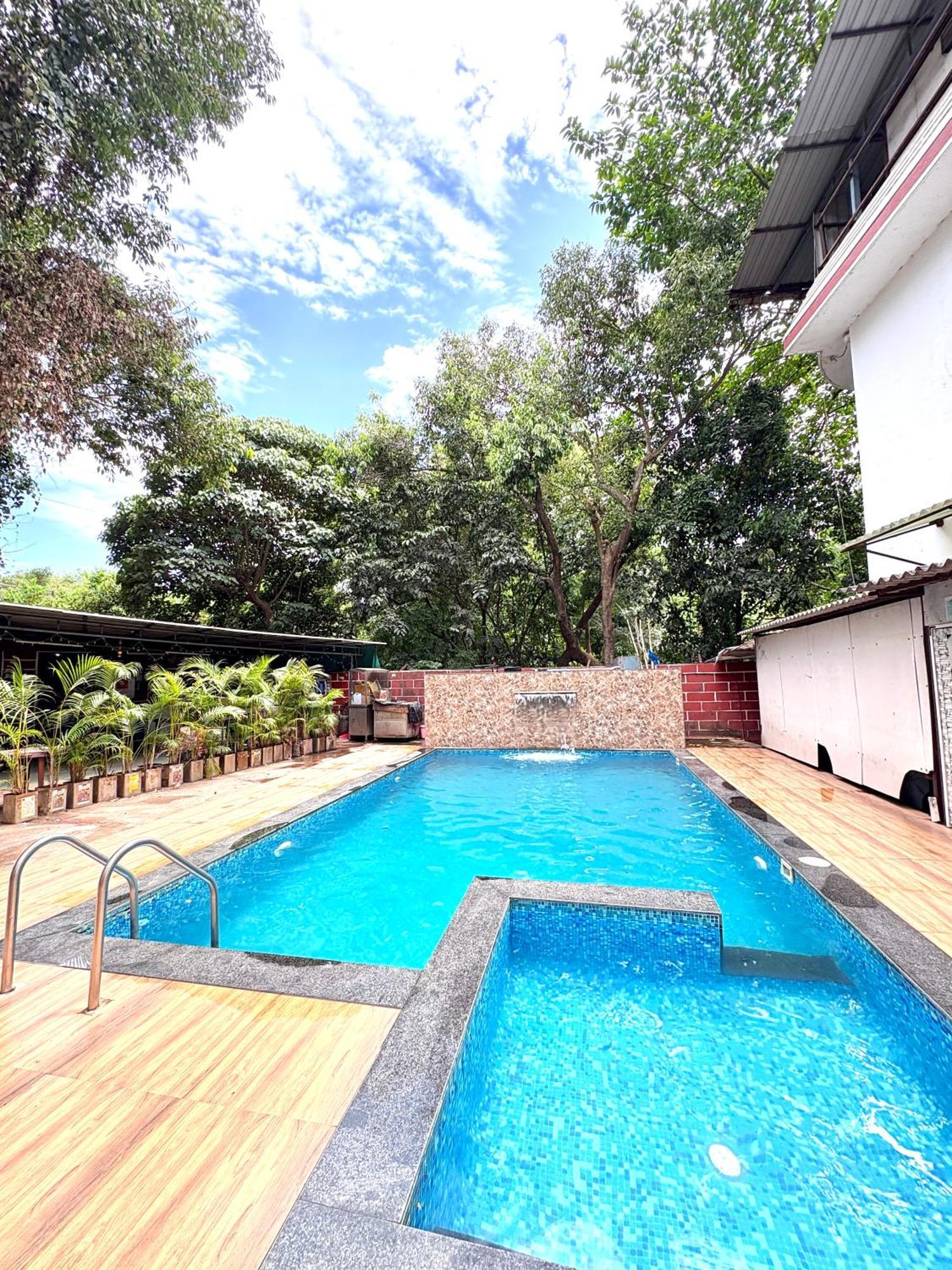 Hotel Laxmi Residency Lonavala Kültér fotó