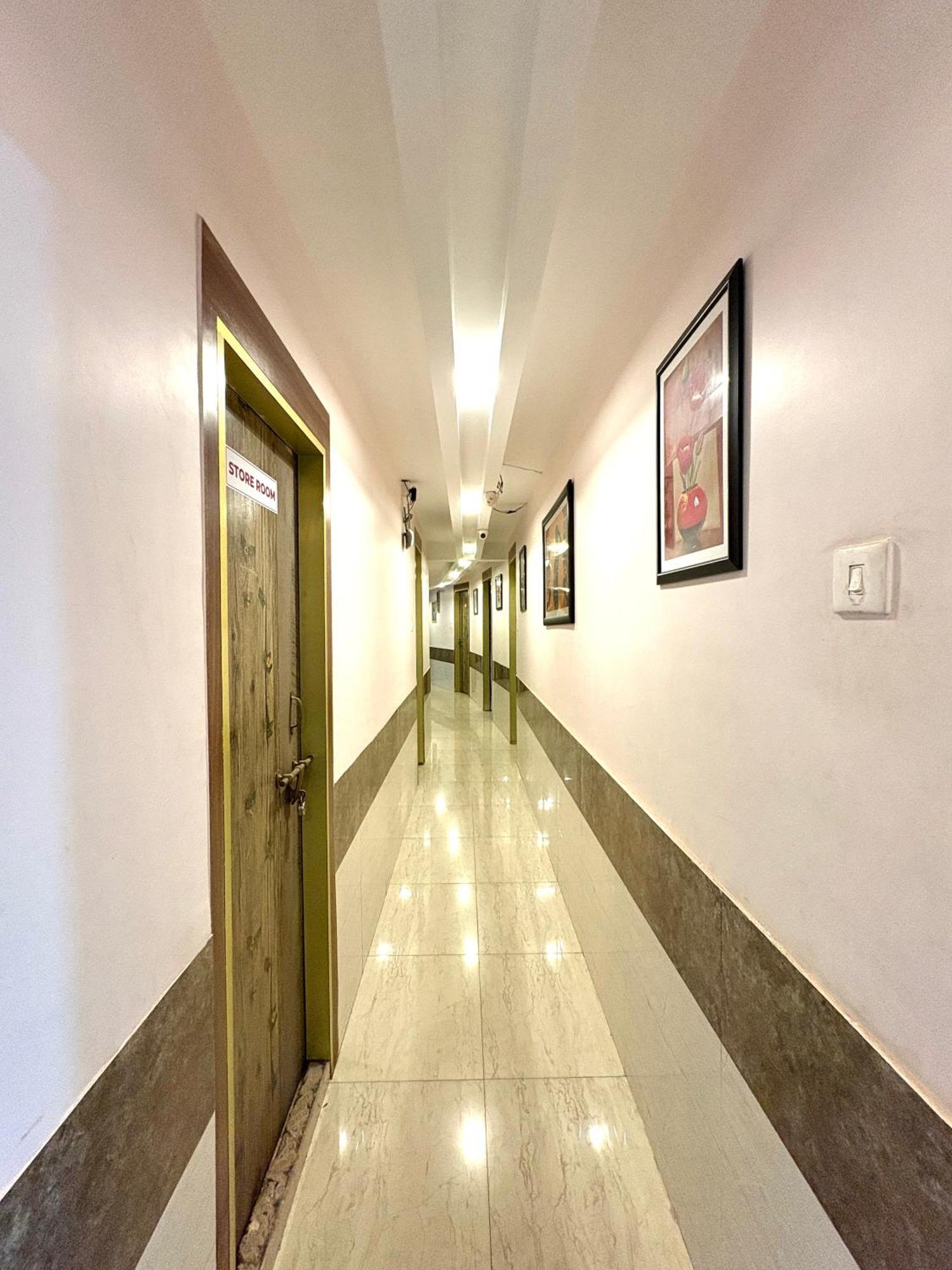Hotel Laxmi Residency Lonavala Kültér fotó