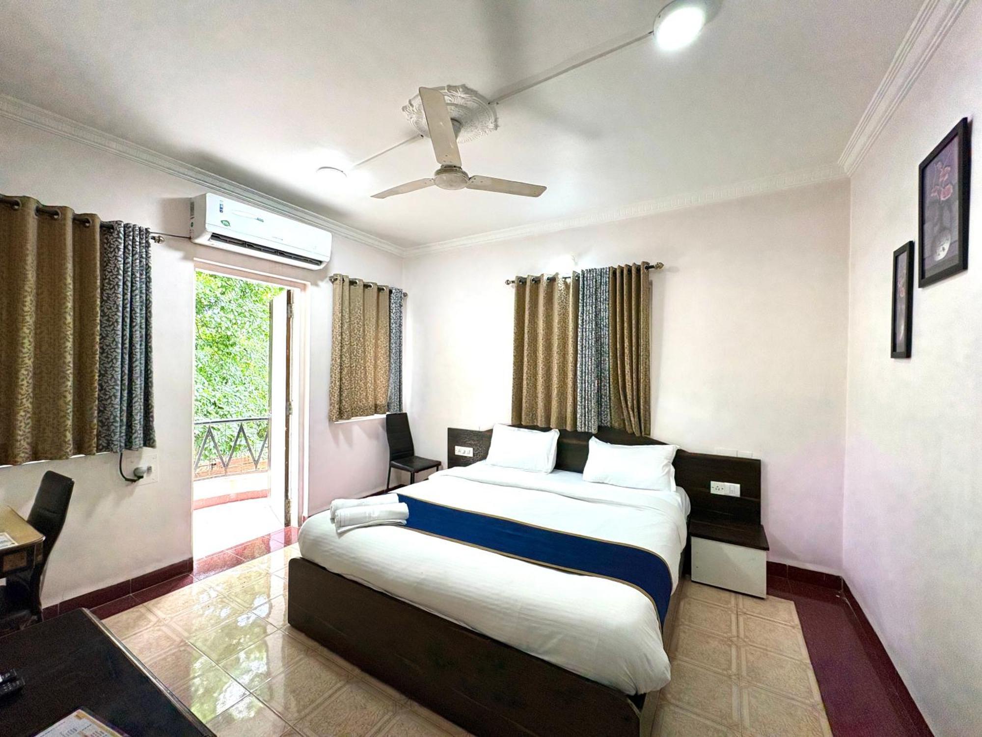 Hotel Laxmi Residency Lonavala Kültér fotó