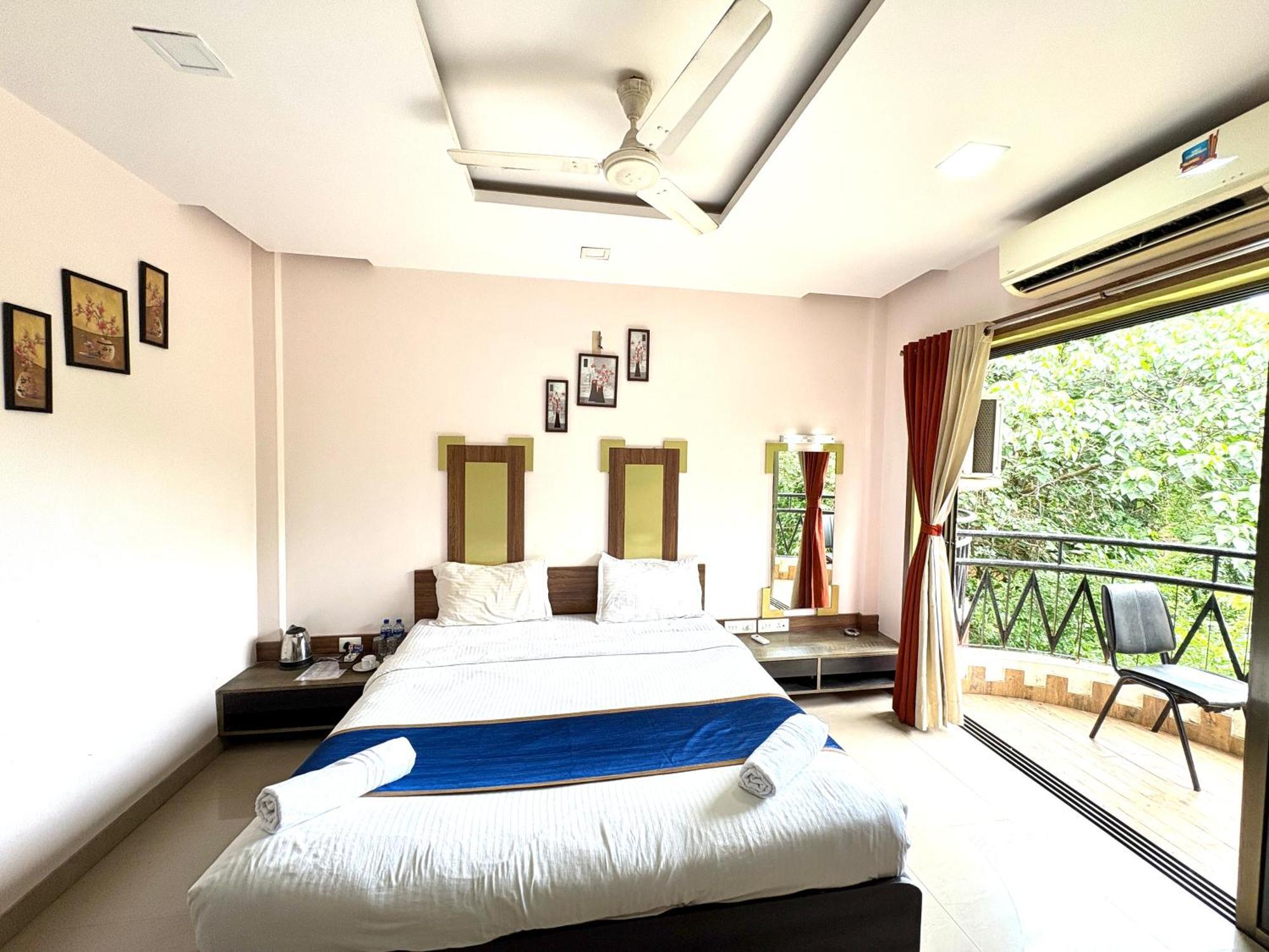 Hotel Laxmi Residency Lonavala Kültér fotó