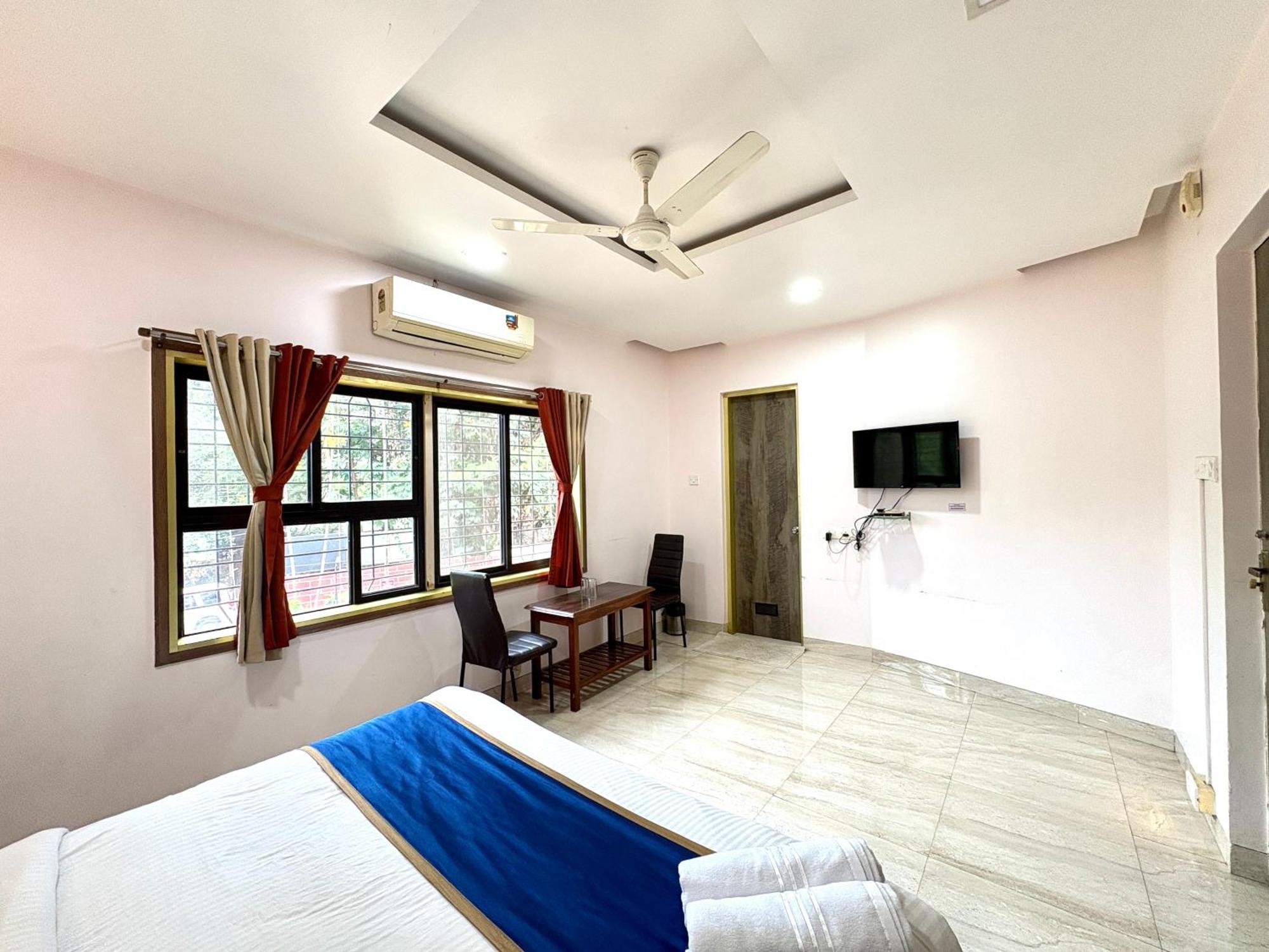Hotel Laxmi Residency Lonavala Kültér fotó