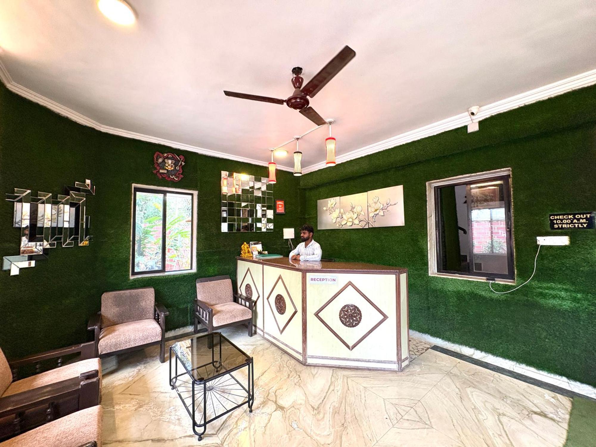 Hotel Laxmi Residency Lonavala Kültér fotó